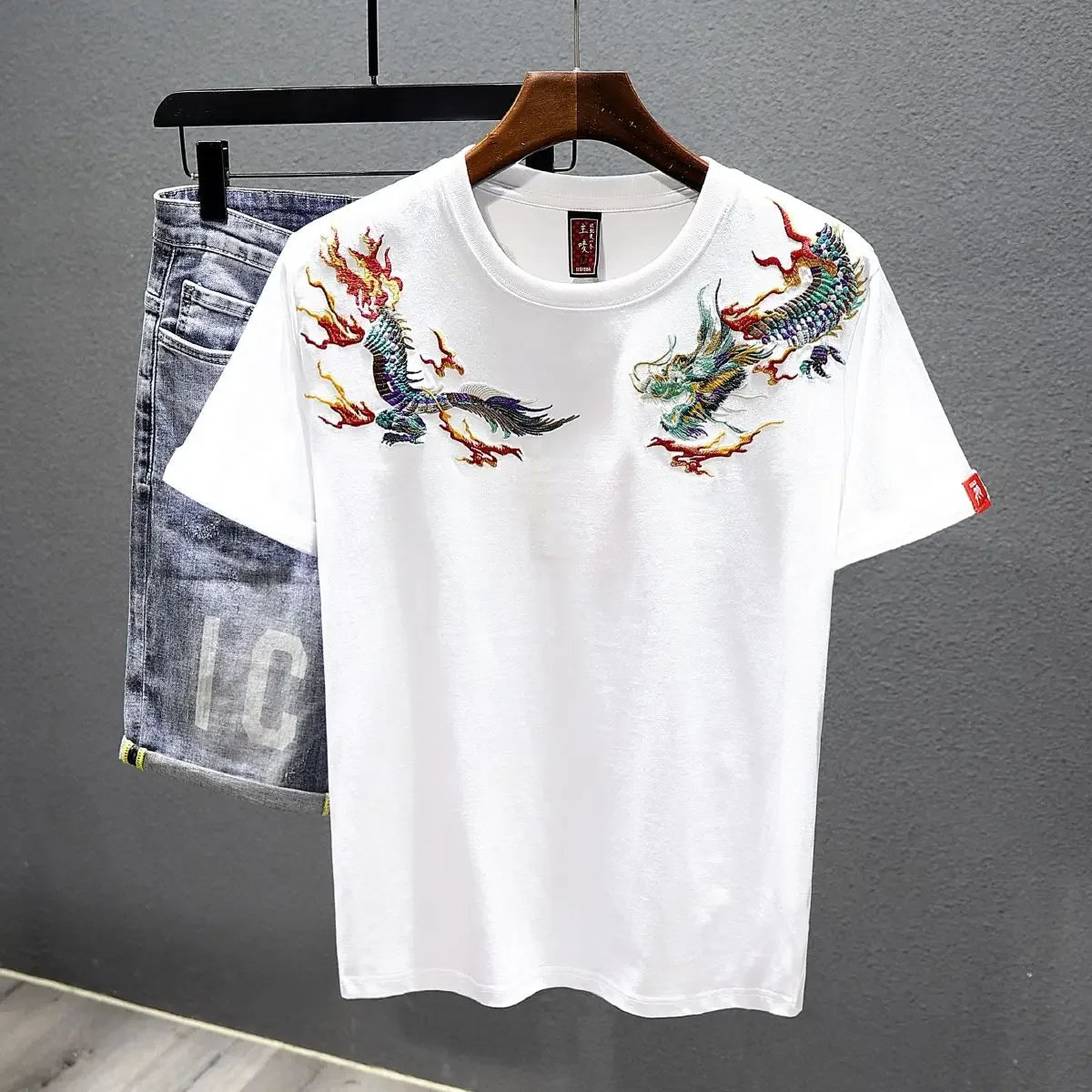 Men’s Black Dragon Embroidered T-Shirt: Short Sleeve Streetwear Top with Shoulder Detailing